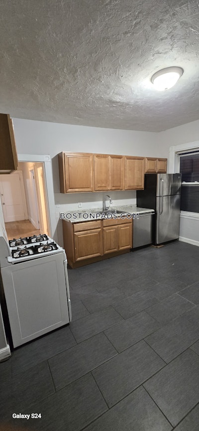 Dorchester Apartment for rent 3 Bedrooms 1 Bath Boston - $2,400 No Fee