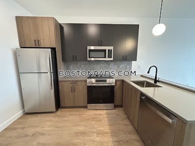 West Roxbury 1 bedroom 1 baths in BOSTON Boston - $2,950 No Fee