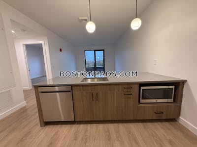West Roxbury 1 bedroom 1 baths in BOSTON Boston - $3,100 No Fee